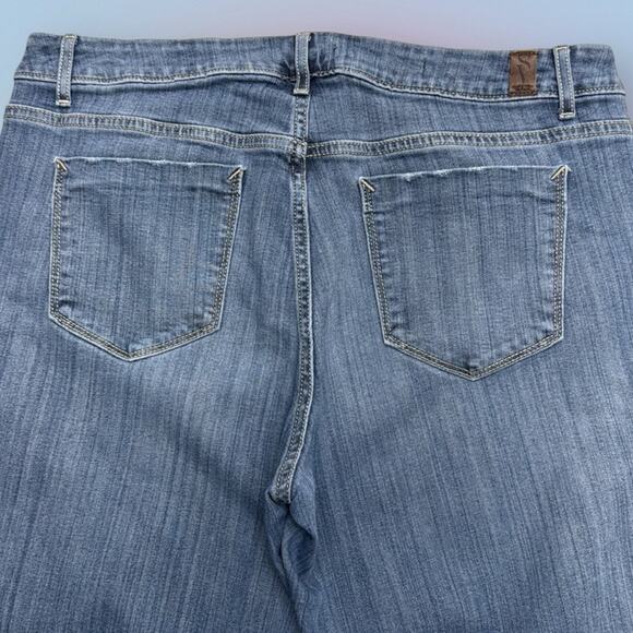 SIMPLY VERA WANG Women’s 12 Distressed Skinny Teacher Jeans - Picture 3 of 4